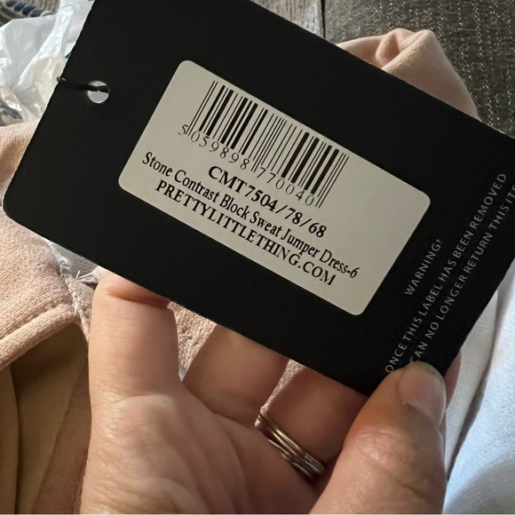 3/$30 🍂 PrettyLittleThing Stone Contrast Block Sweatshirt Dress - Picture 12 of 12